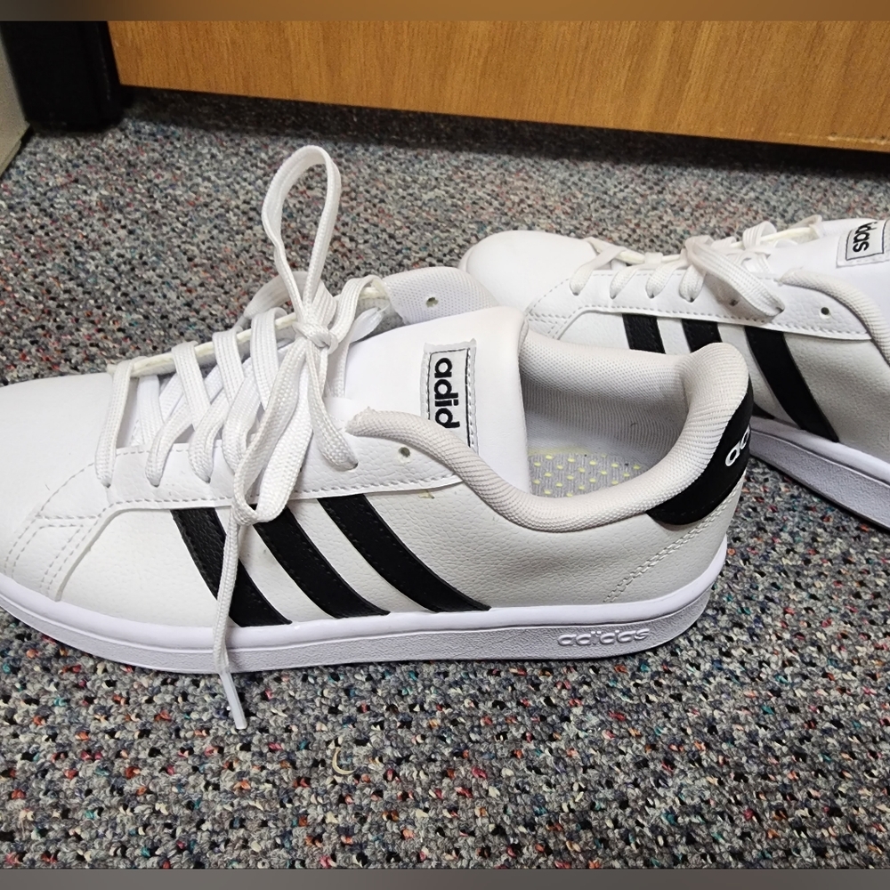 Adidas shoe white grand court tennis sneaker sz6 cloudfoam athletic